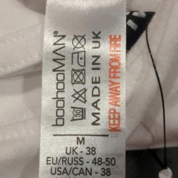 Boohoo Man University of Chicago Short Sleeve Crew Neck Tee in White size Medium - Picture 4 of 6